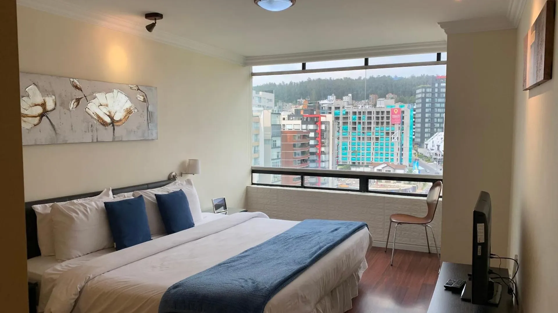Bluezone Apartments Κίτο