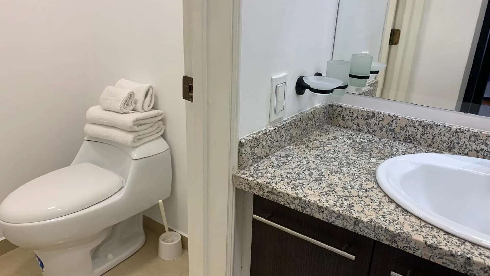 Bluezone Apartments Quito